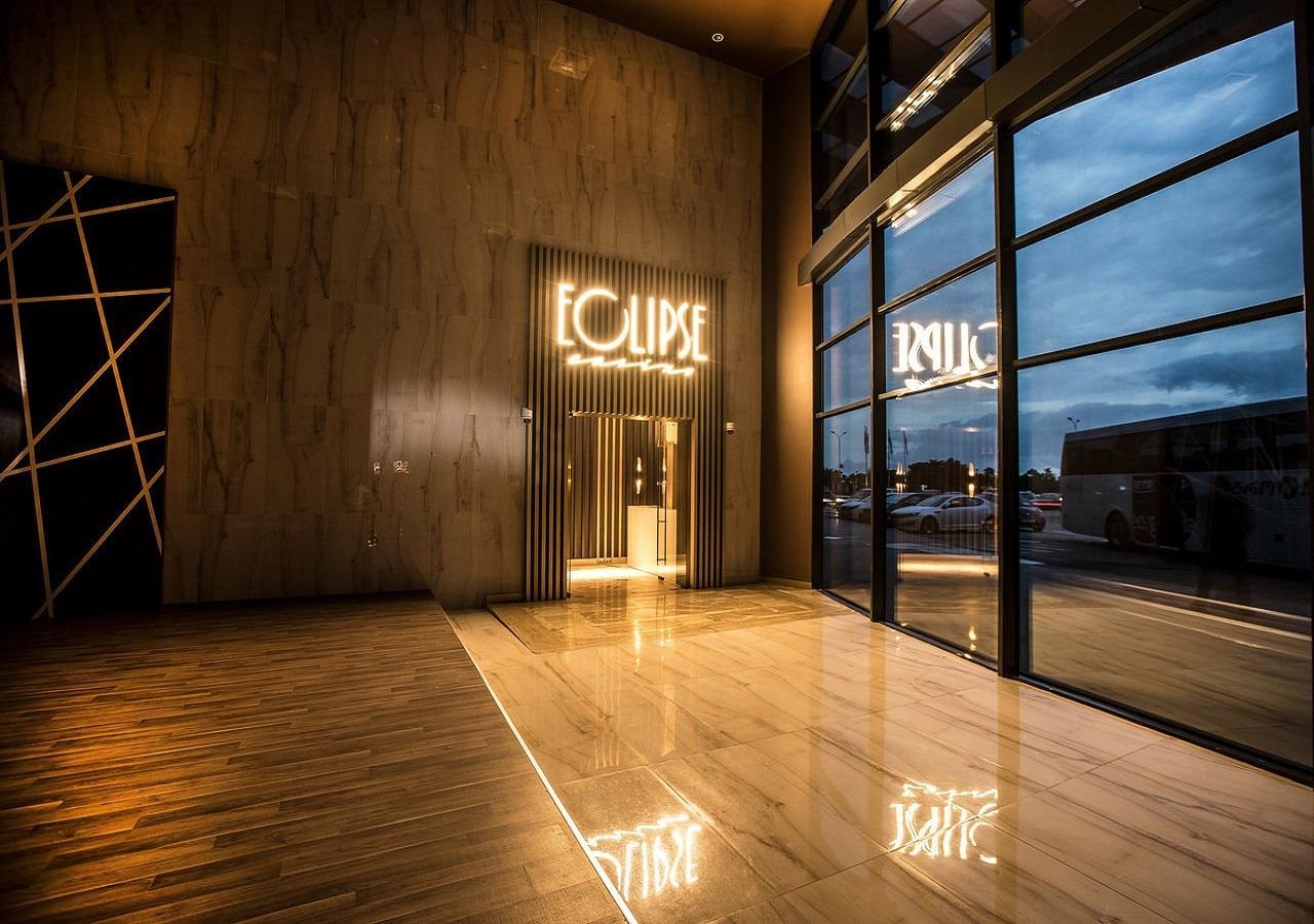 Euphoria Batumi Convention & Casino Hotel Exteriör bild Entrance to Eclipse