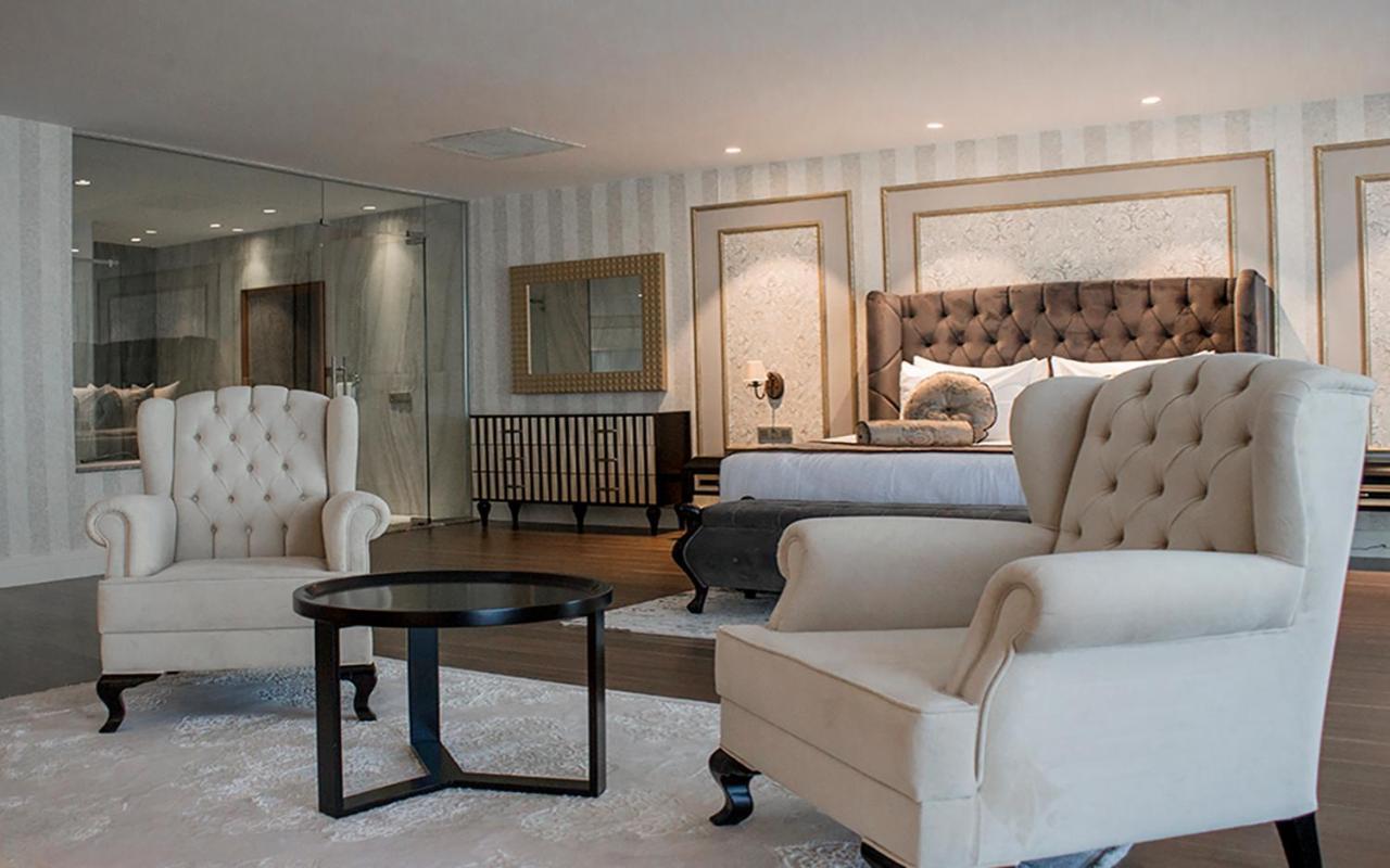 Euphoria Batumi Convention & Casino Hotel Exteriör bild A suite at the Mandarin Oriental, London